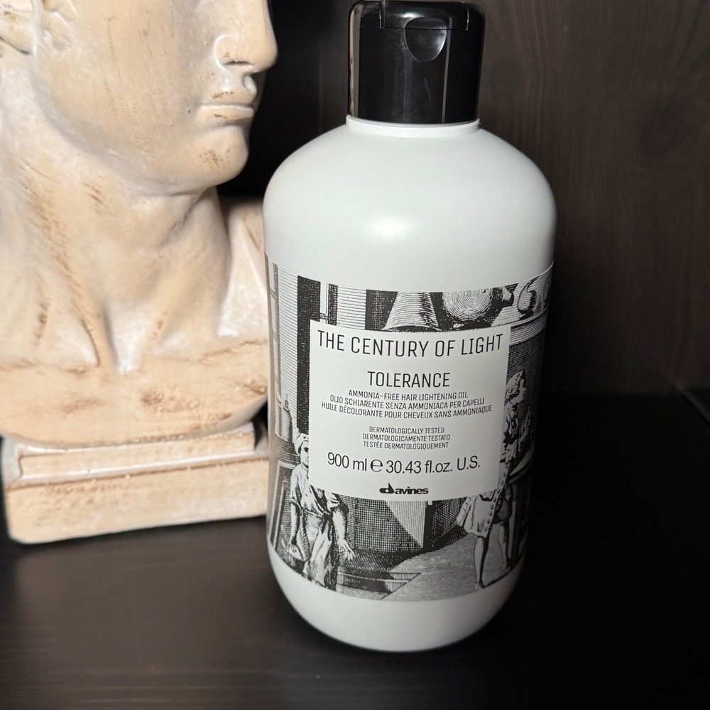 Davines The Century of Light Tolerance Ammonia-Free Hair Lightening Oil 900ml